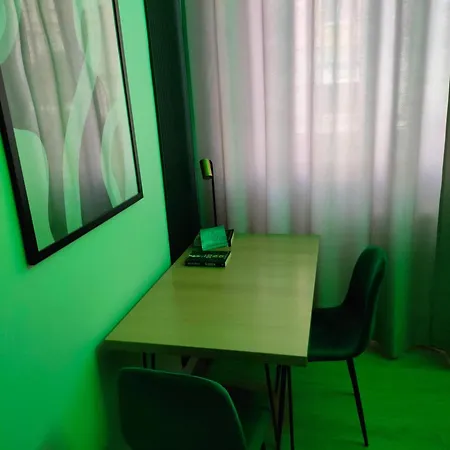 Paradise Zarzadzany Przez Gospodarza Osobe Fizyczna Self Check In Rzeszow